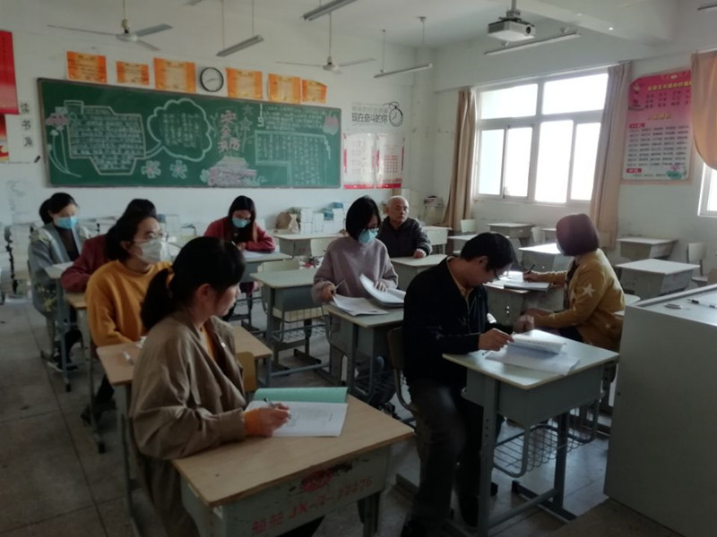 1604369594795047789.jpg 邓召庭评课_副本.jpg