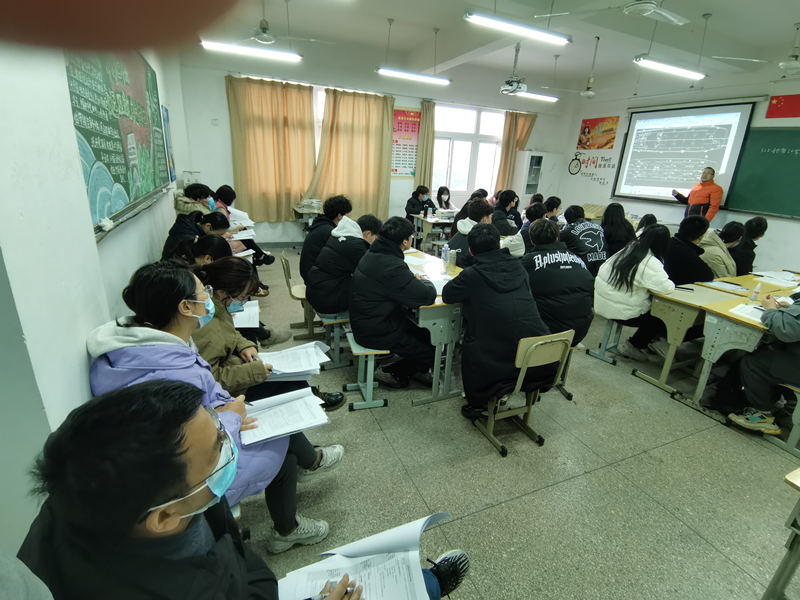 展课堂风采,促教学质量