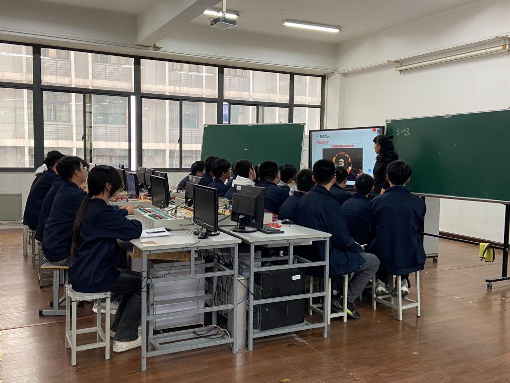 理实融合，筑牢学生专业技能基础