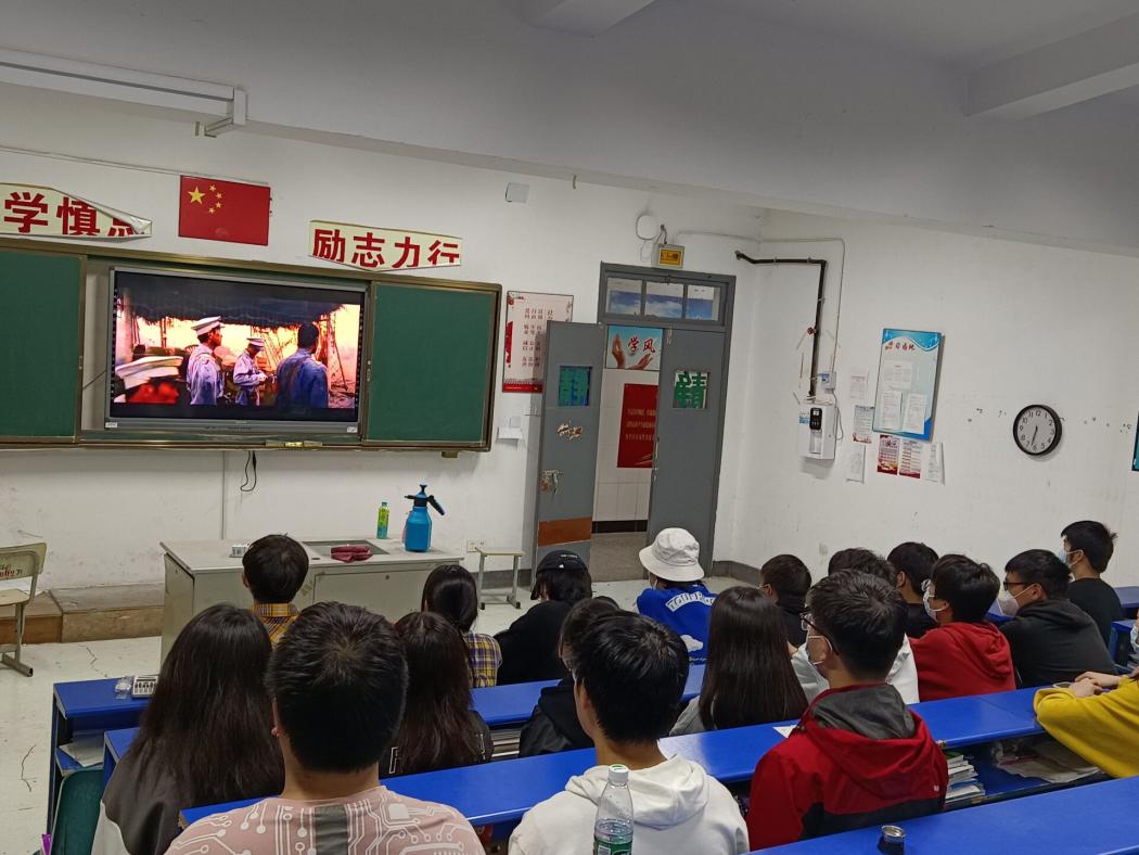 交通工程学院组织 “五一”爱国主义教育活动