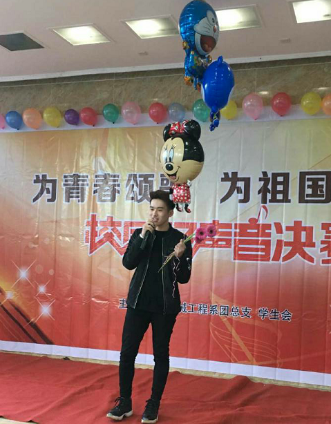 1494228329805036669.png blob.png