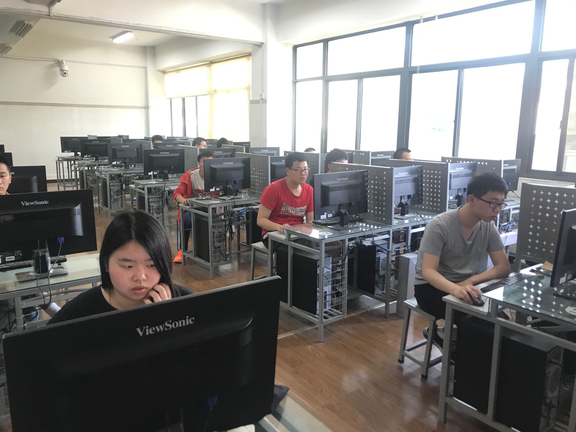 船舶工程学院举办轮机模拟器操作竞赛