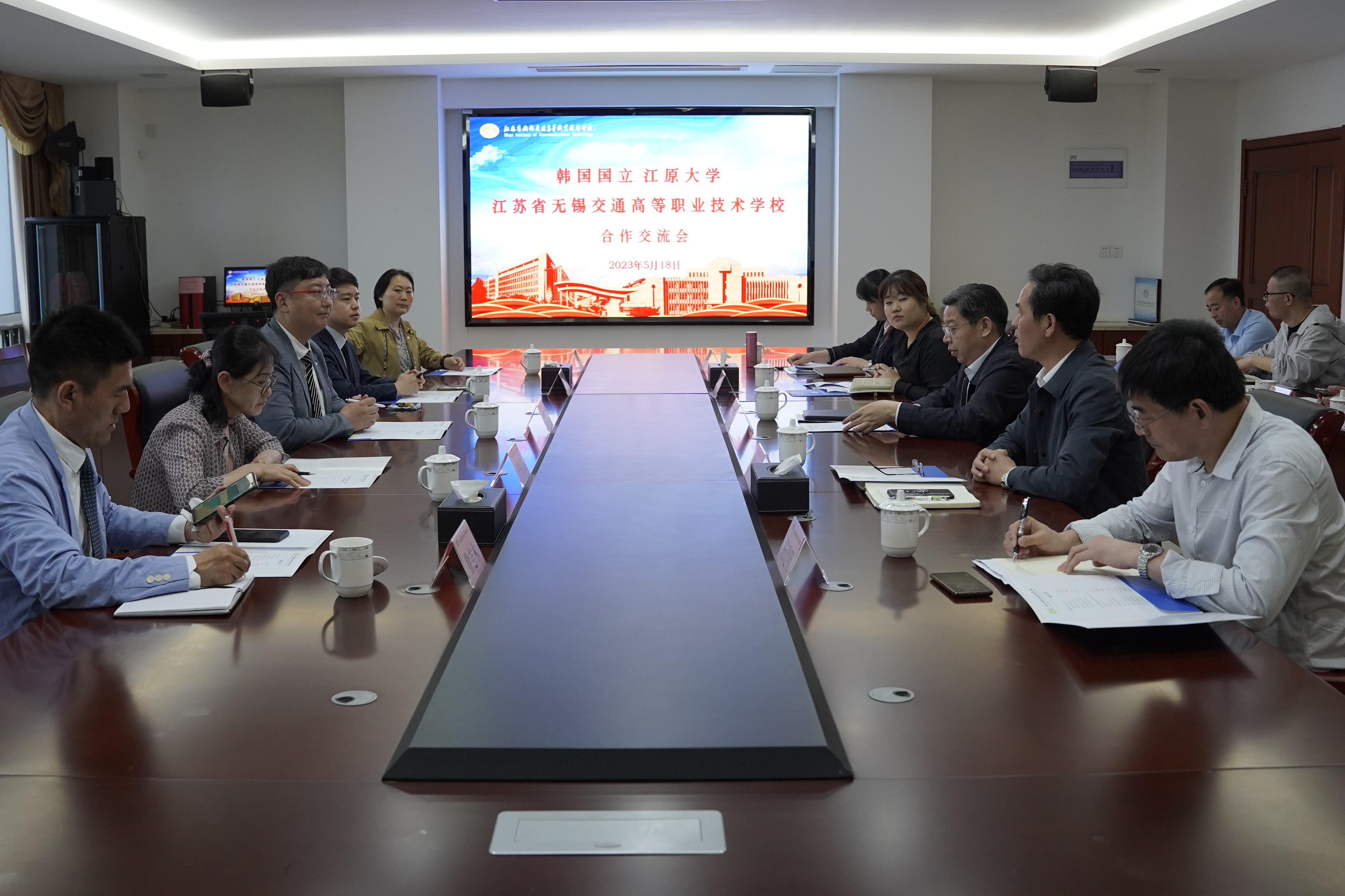 韩国国立江原大学尹宗哲一行访问学校