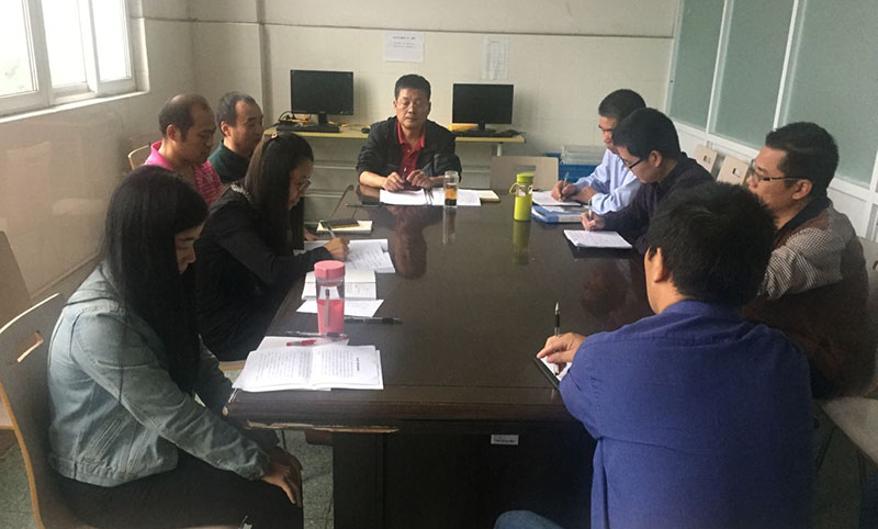 基础部党支部召开“践行‘四讲四有’做合格党员”讨论会