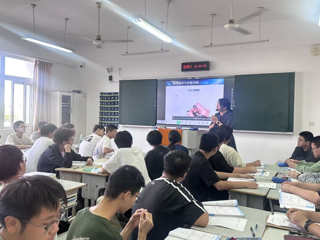 深耕技能教学,点亮电路课堂