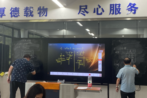 外教Andreas Erwes 老师为物流管理学院20级中德班授课