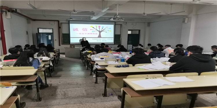 1573447232315085649.jpg 主题班会2.jpg