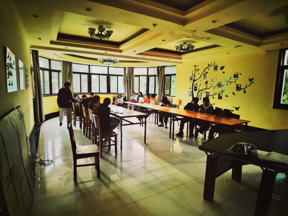 必一体育·(中国)官方网站心理健康协会开展“盲人排队”朋辈团辅活动